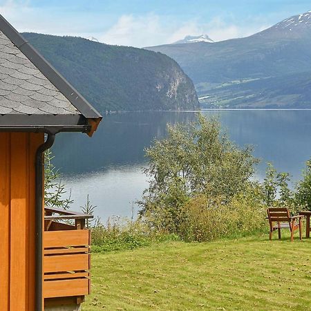 Three-Bedroom Holiday Home In Utvik 1 Reed 객실 사진